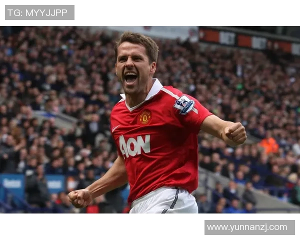 足球明星高清图片欣赏与精彩瞬间解析全方位展示球场传奇风采